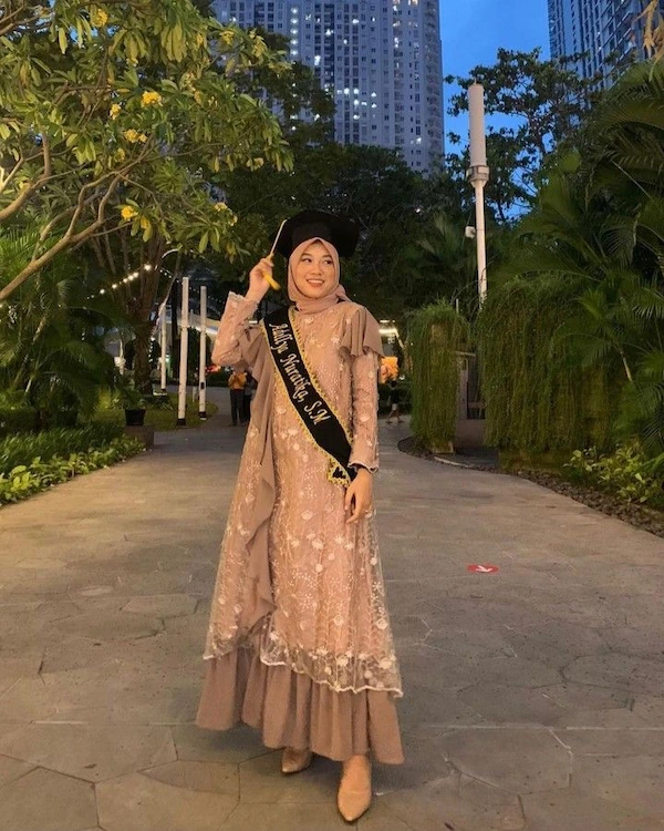 Kebaya Brokat Model Gamis