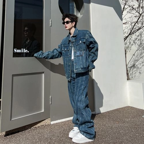 Denim Jacket dan High Waist Jeans