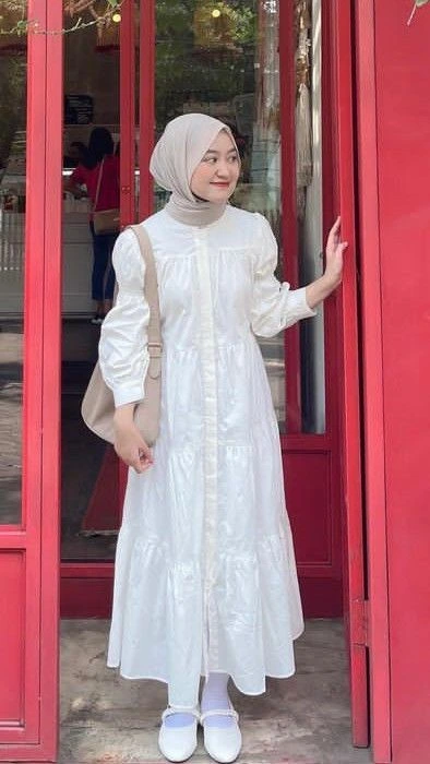 OOTD Gamis Putih Lengan Balon