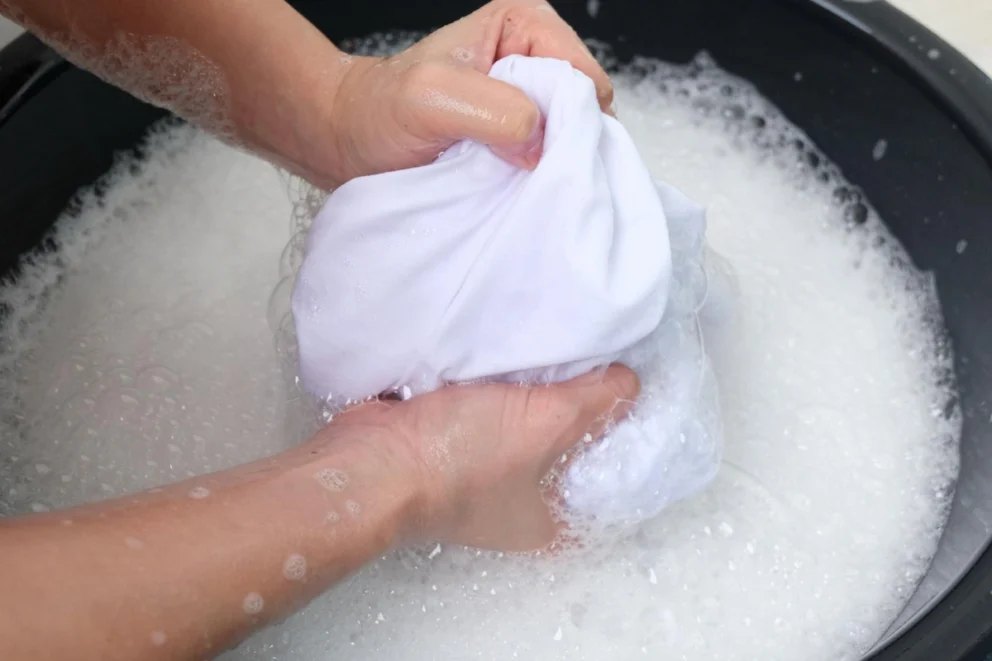 cara memutihkan kaos putih yang kusam