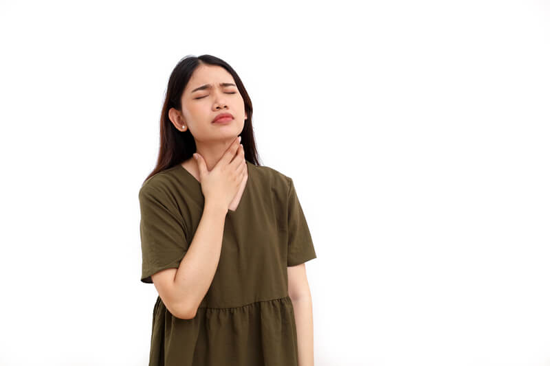 perbedaan radang tenggorokan dan amandel