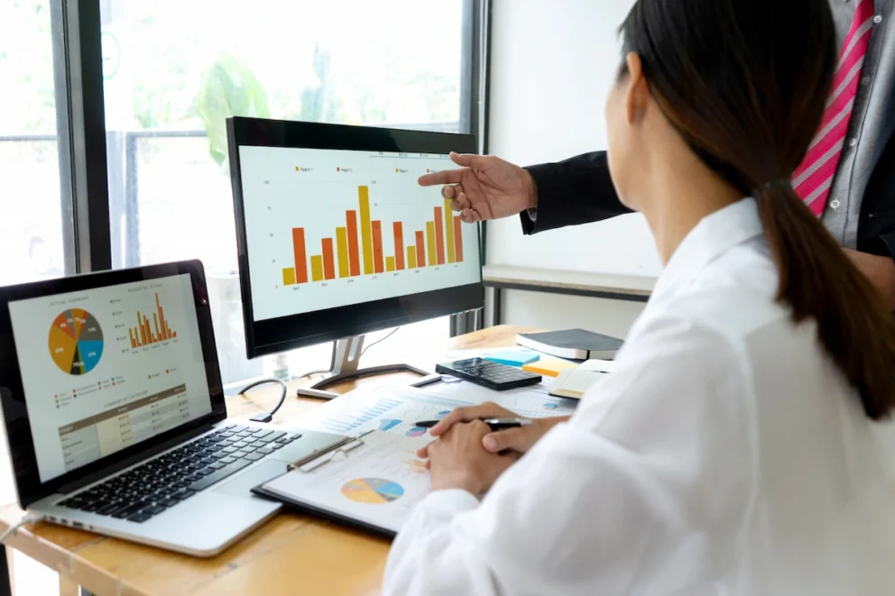 market research analyst adalah