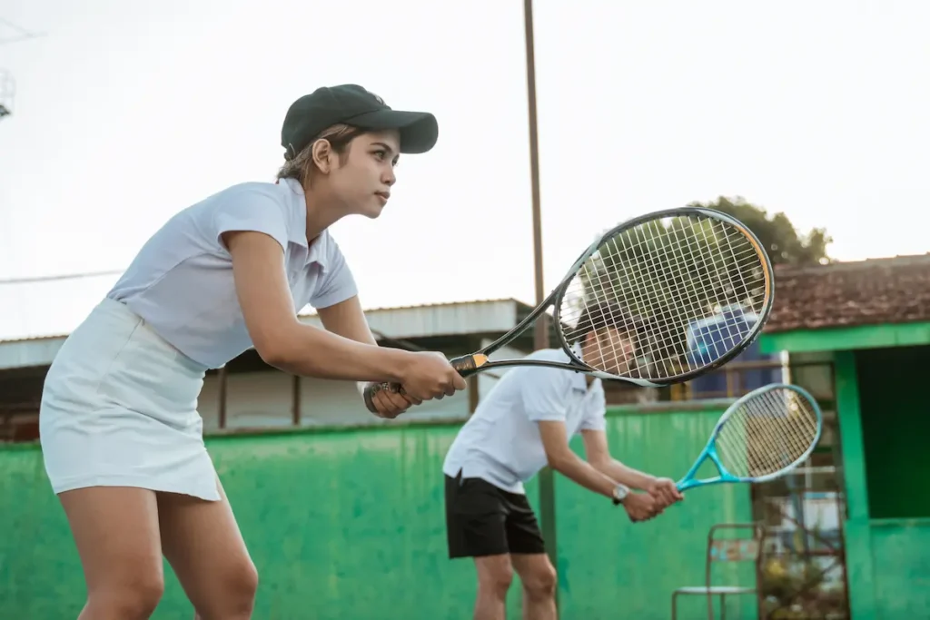 perbedaan padel dan tenis