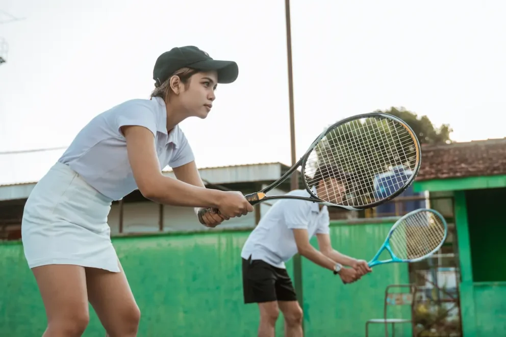 perbedaan padel dan tenis