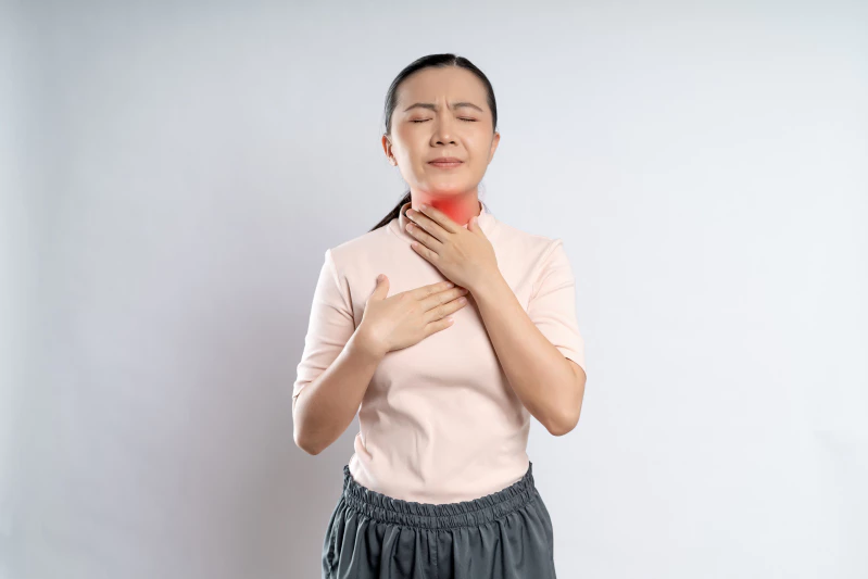 tenggorokan terasa panas